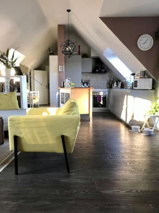 Light Flow Stylish Attic House. M. Balcony ราชตัทท์ ภายนอก รูปภาพ