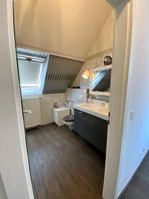 Light Flow Stylish Attic House. M. Balcony ราชตัทท์ ภายนอก รูปภาพ